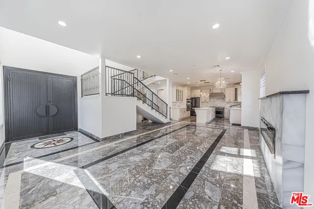 $16,000 | 2017 South Centinela Avenue, Santa Monica, CA 90404