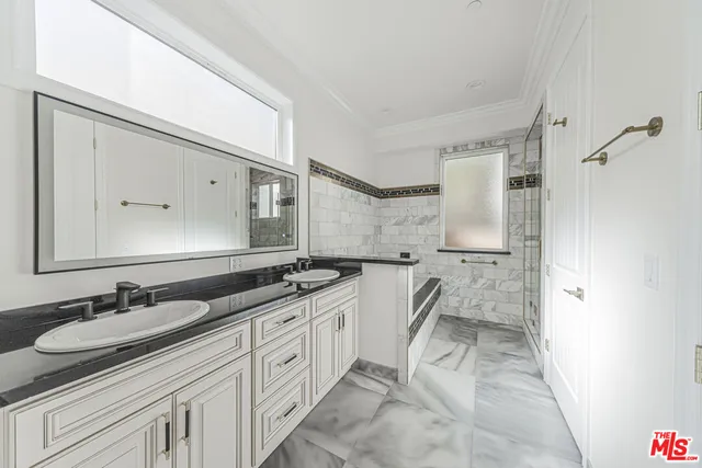 $16,000 | 2017 South Centinela Avenue, Santa Monica, CA 90404