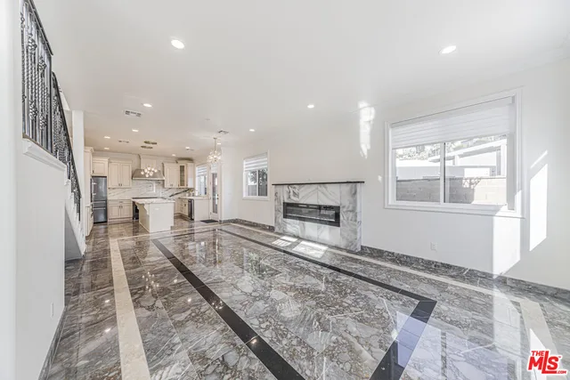 $16,000 | 2017 South Centinela Avenue, Santa Monica, CA 90404