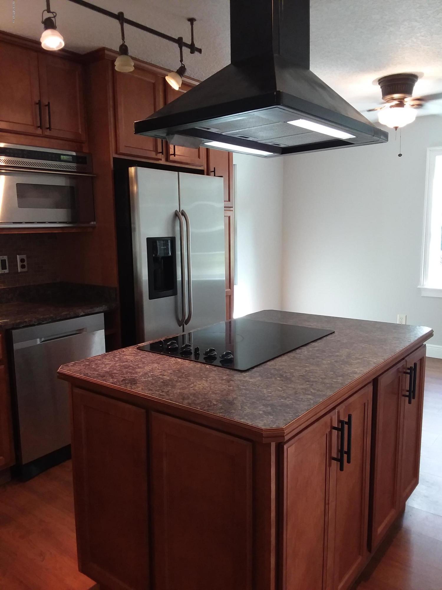 8152 Wendover Road St. Augustine, FL 32092 - Photo 6 of 32 Kitchen