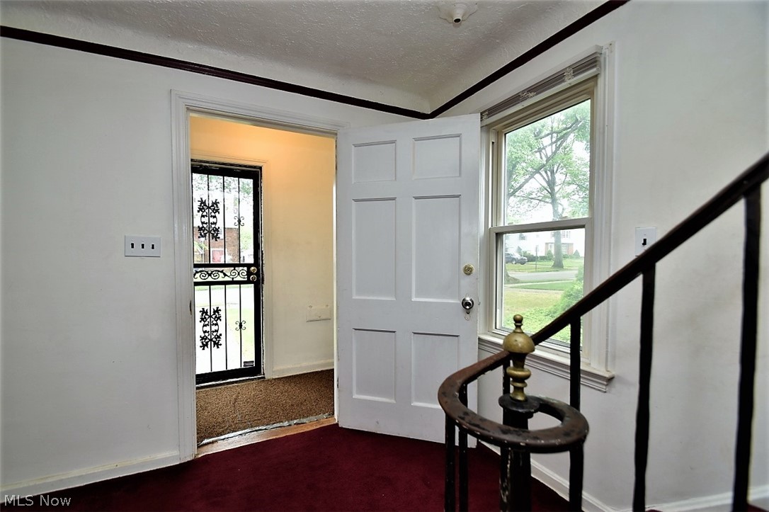 16712 Invermere Avenue Cleveland, OH 44128 - Photo 3 of 27