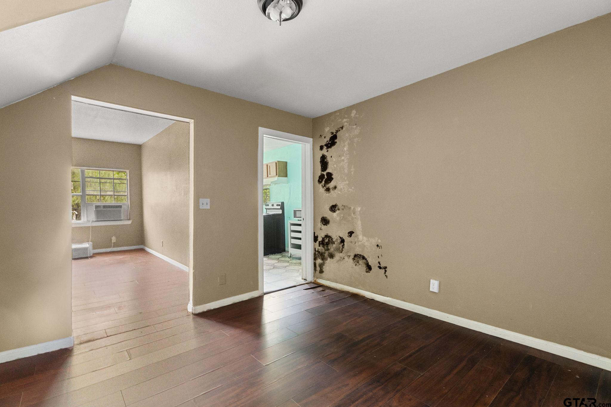 316 East Rosedale Street Tyler, TX 75702 - Photo 9 of 23