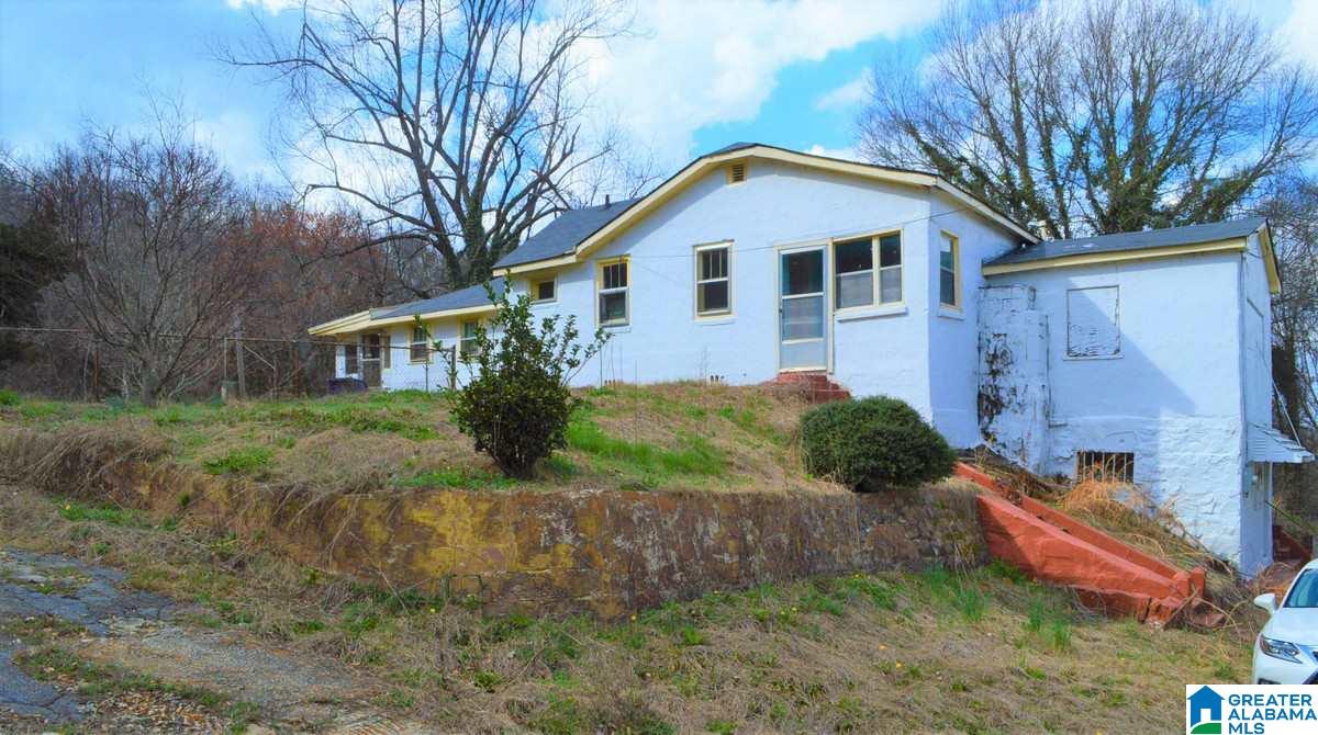 226 Walnut Avenue Anniston, AL 36201 - Photo 1 of 18