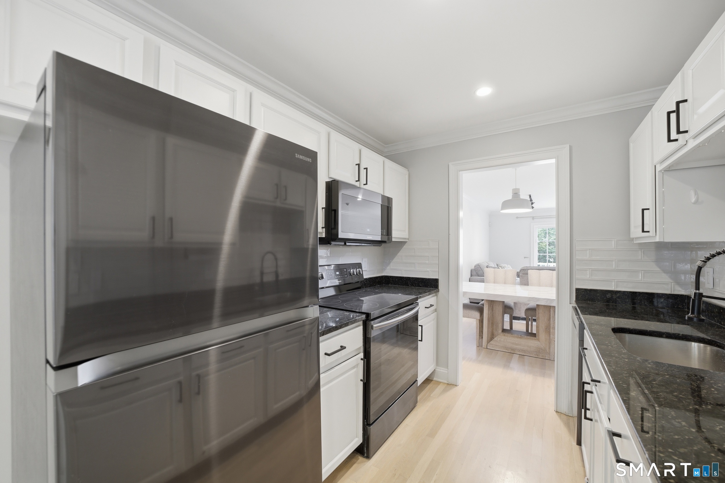 39 Maple Tree Avenue, Unit 26 Stamford, CT 06906 - Photo 5 of 36