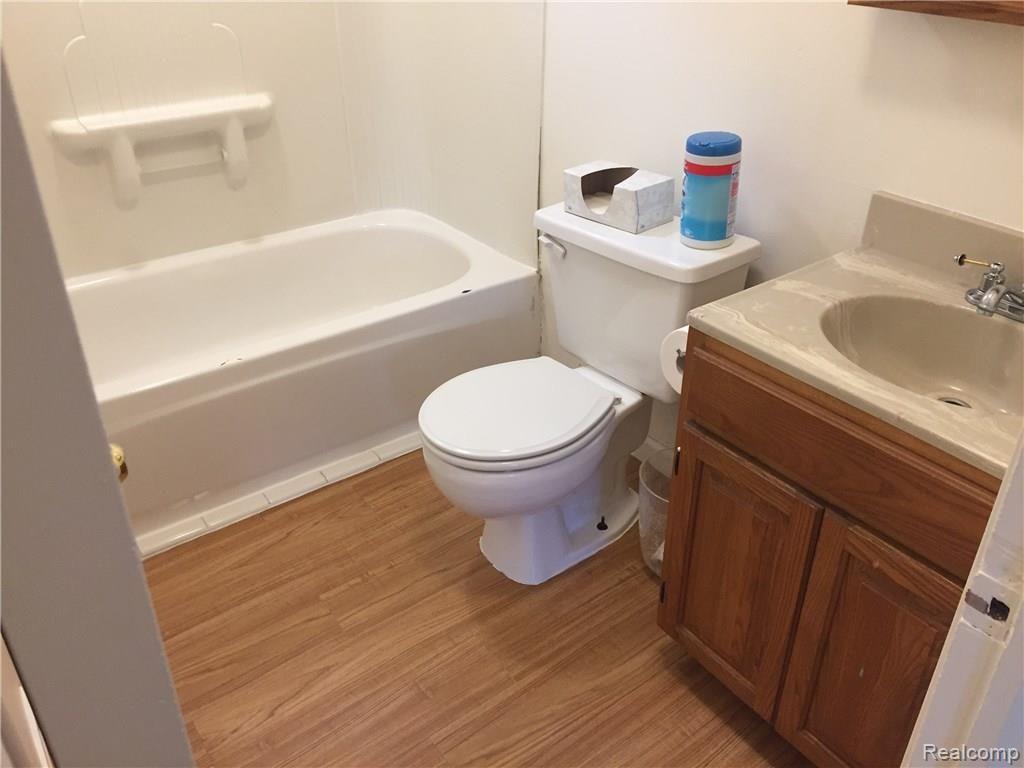 2214 Lindell Road Sterling Heights, MI 48310 - Photo 7 of 20