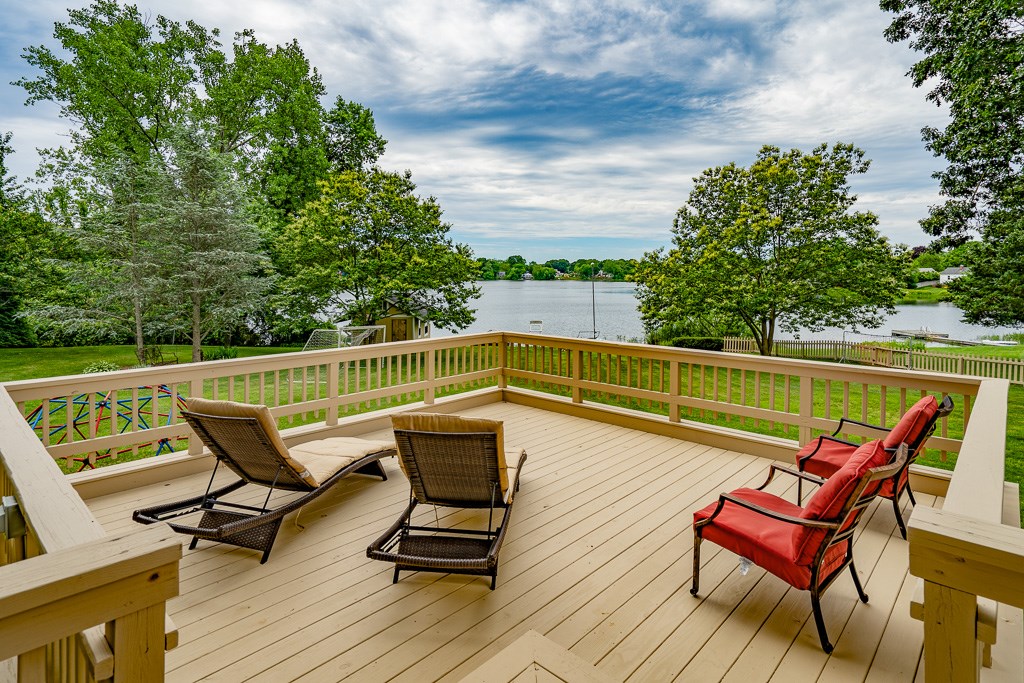 71 Mellon Road Warwick, RI 02889 - Photo 15 of 38