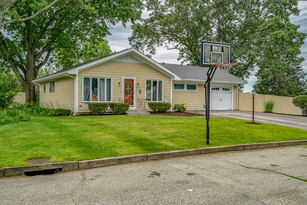 71 Mellon Road Warwick, RI 02889 - Photo 2 of 38