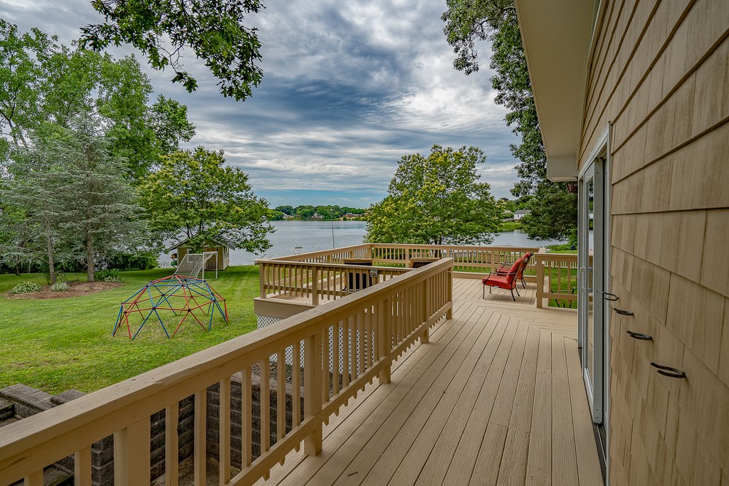 71 Mellon Road Warwick, RI 02889 - Photo 25 of 38