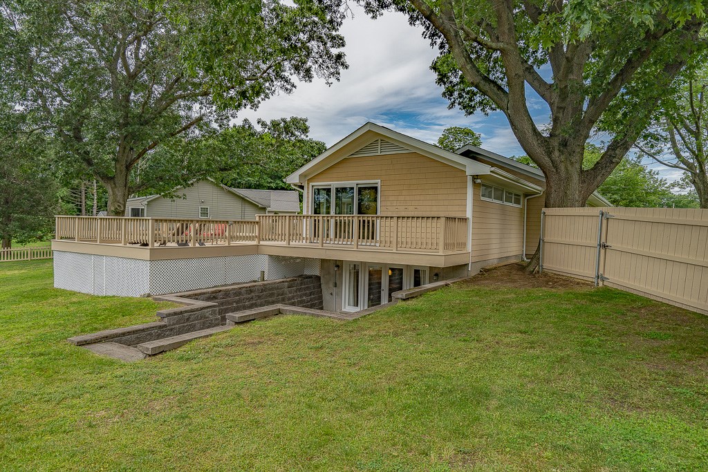 71 Mellon Road Warwick, RI 02889 - Photo 32 of 38