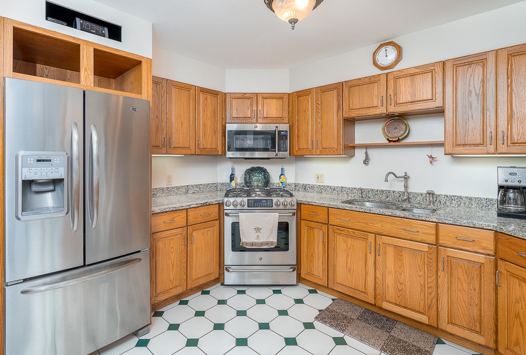 71 Mellon Road Warwick, RI 02889 - Photo 4 of 38