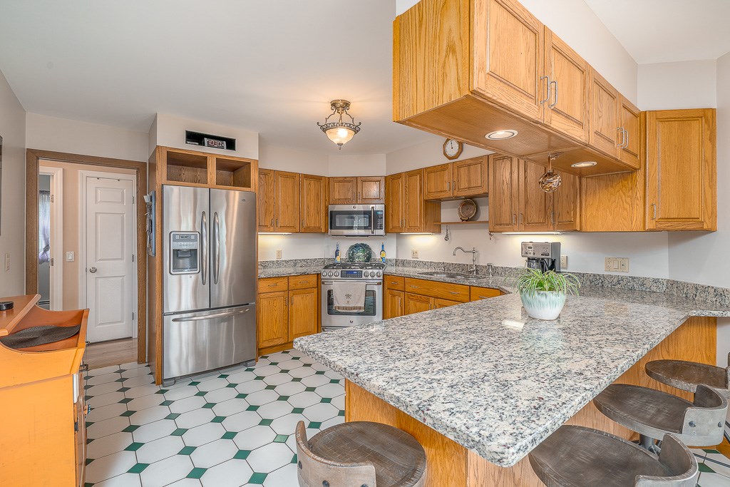 71 Mellon Road Warwick, RI 02889 - Photo 5 of 38