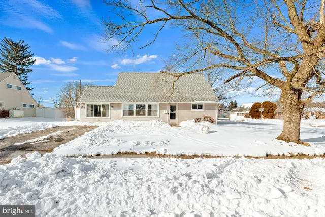 $399,900 | 2 Norman Avenue, Levittown, PA 19055