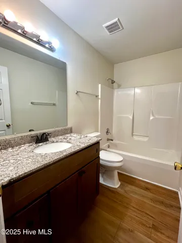 $2,100 | 1504 Amhearst Court, Wilmington, NC 28412