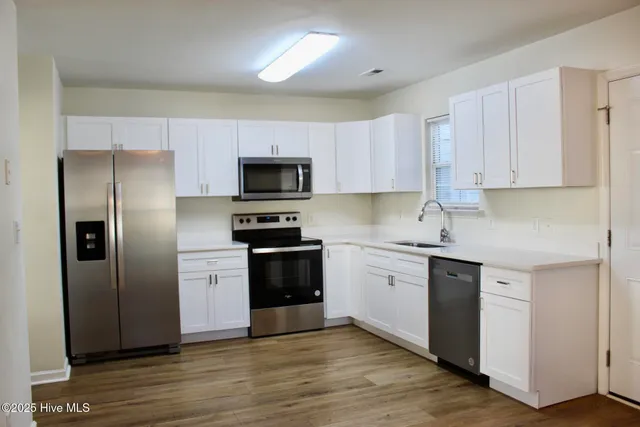 $2,100 | 1504 Amhearst Court, Wilmington, NC 28412