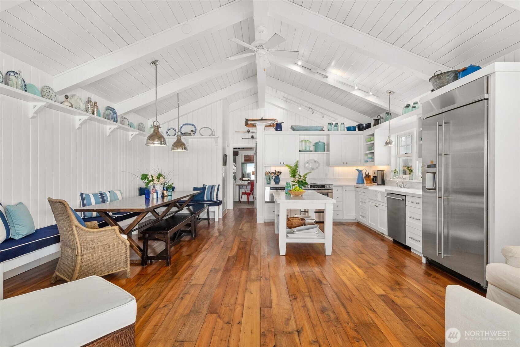 412 Streeter Road Silverlake, WA 98645 - Photo 18 of 40 a dining room with furniture and wooden floor