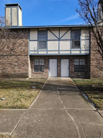 $1,300 | 2822 Wimbledon Court, Unit B, Garland, TX 75041