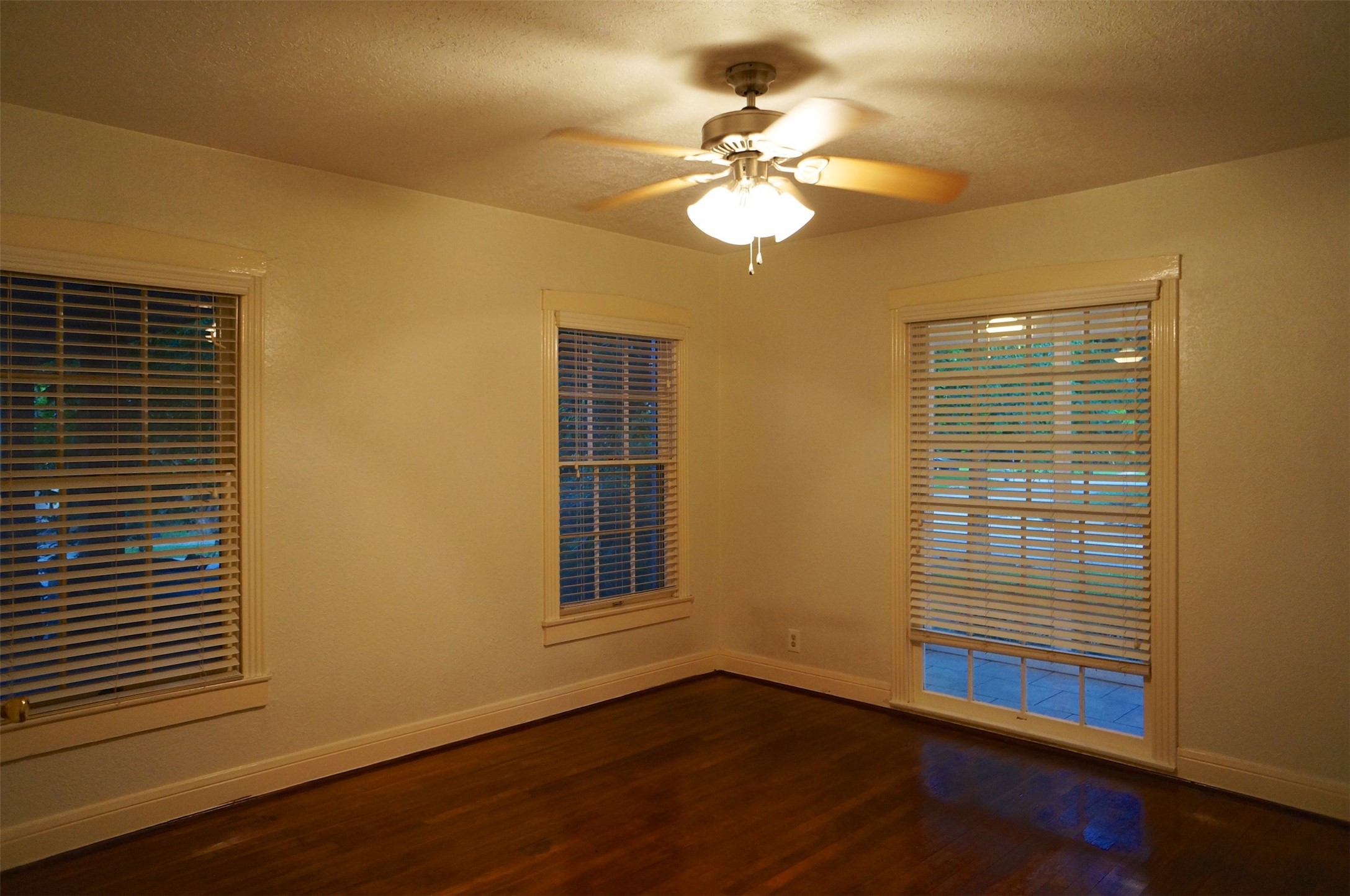 2404 Nottingham Street Houston, TX 77005 - Photo 9 of 12