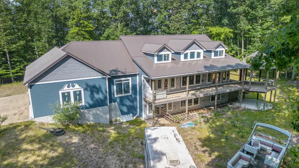 $499,900 | 9263 Ferris Avenue, Grant, MI 49327