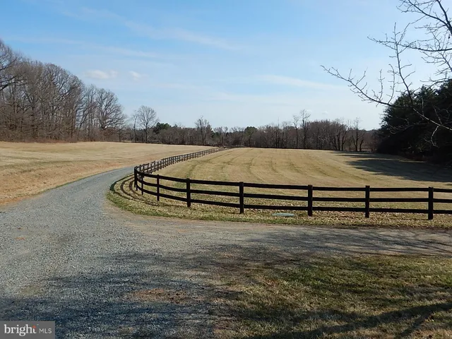 $2,675 | 39038 Rickard Road, Lovettsville, VA 20180