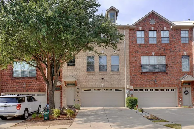 $385,000 | 2524 Jacobson Drive, Lewisville, TX 75067
