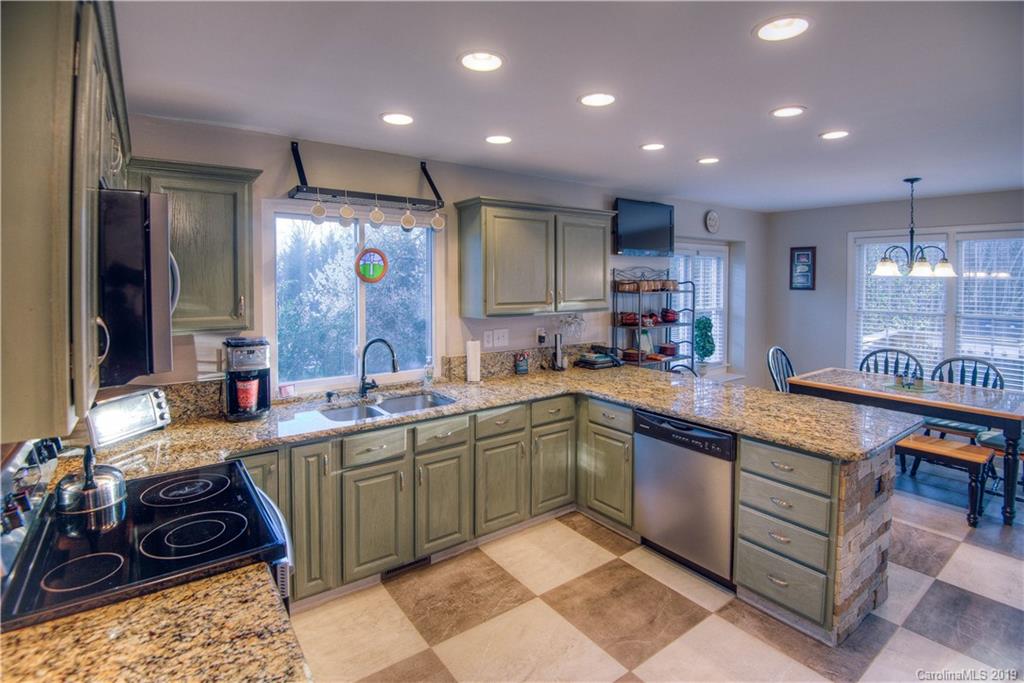 1682 Caille Court Fort Mill, SC 29708 - Photo 8 of 35 Gallery Image 8