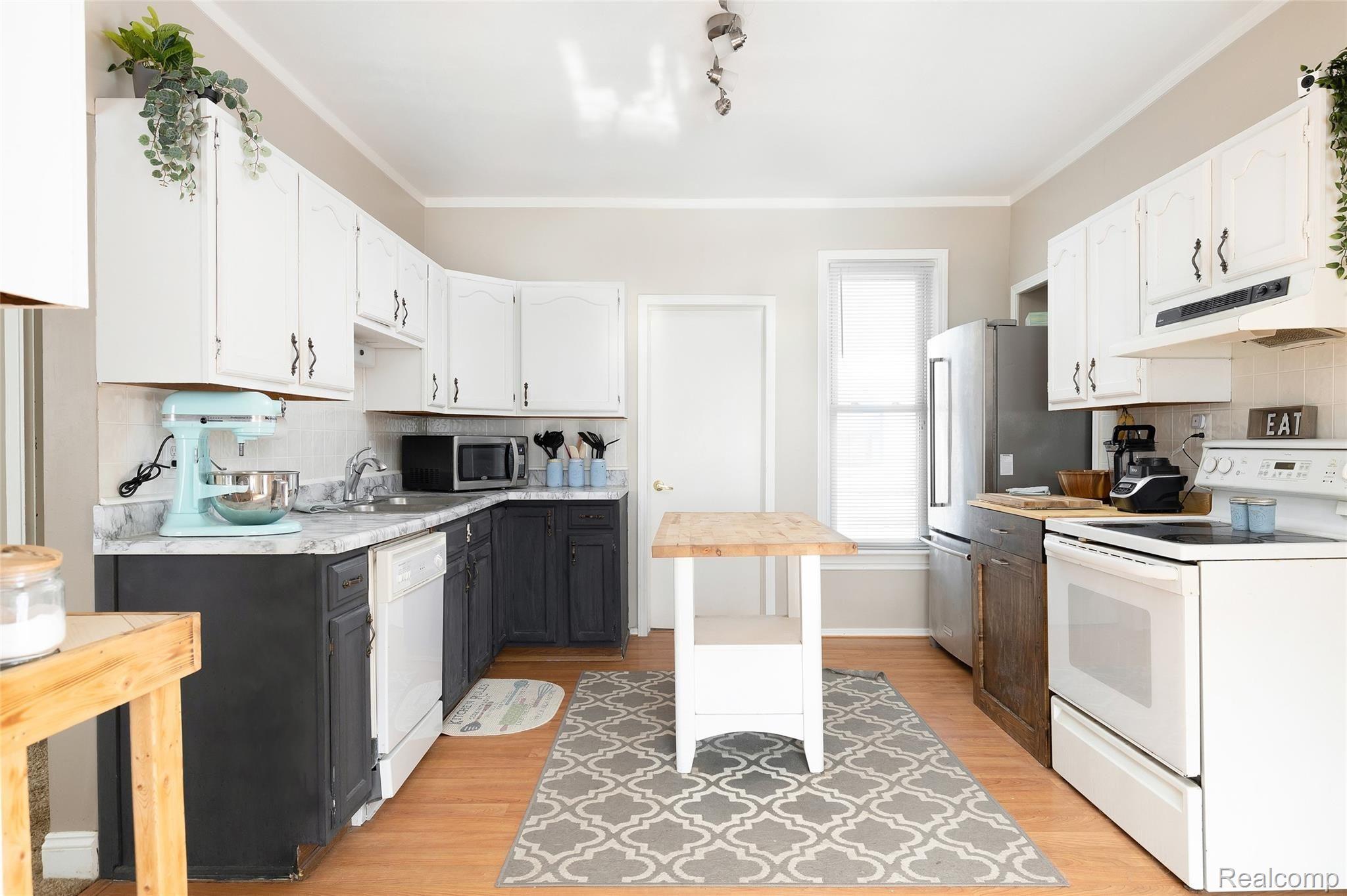 32 Stapleton Street Mount Clemens, MI 48043 - Photo 11 of 32 11.jpg