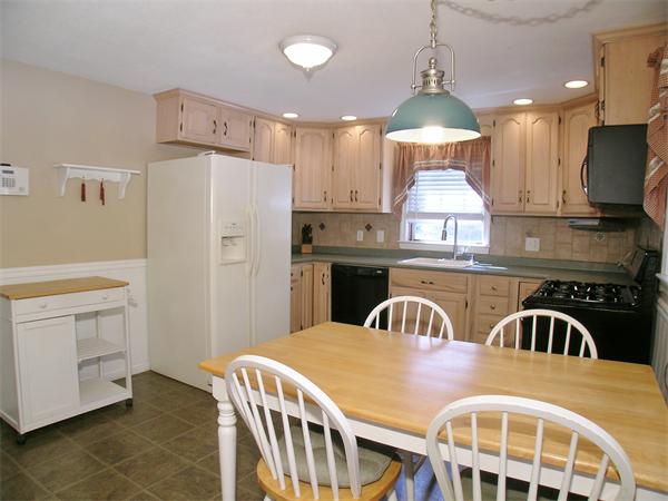 72.5 Plain Road Westford, MA 01886 - Photo 5 of 29 Gallery Image 5
