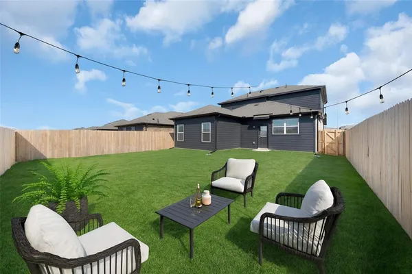 $2,350 | 207 Still Gln Drive, Terrell, TX 75160