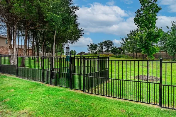 $2,350 | 207 Still Gln Drive, Terrell, TX 75160
