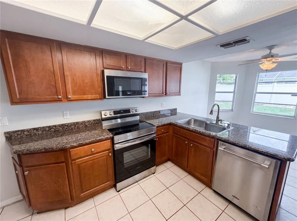 7221 Hideaway Trail New Port Richey, FL 34655 - Photo 15 of 34