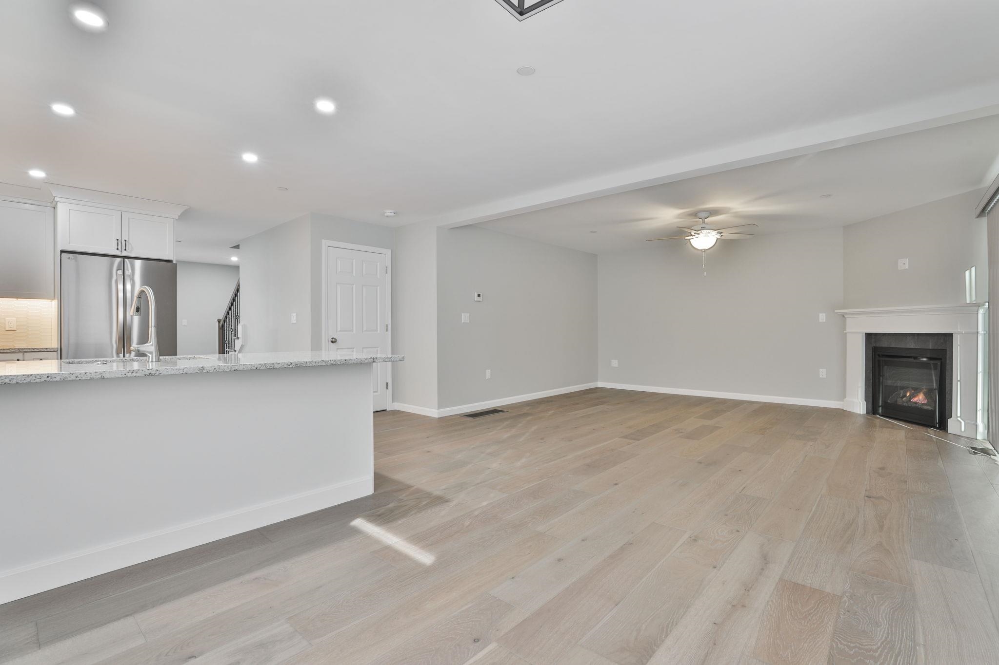 47 Centerwood Way Manchester, NH 03102 - Photo 11 of 45
