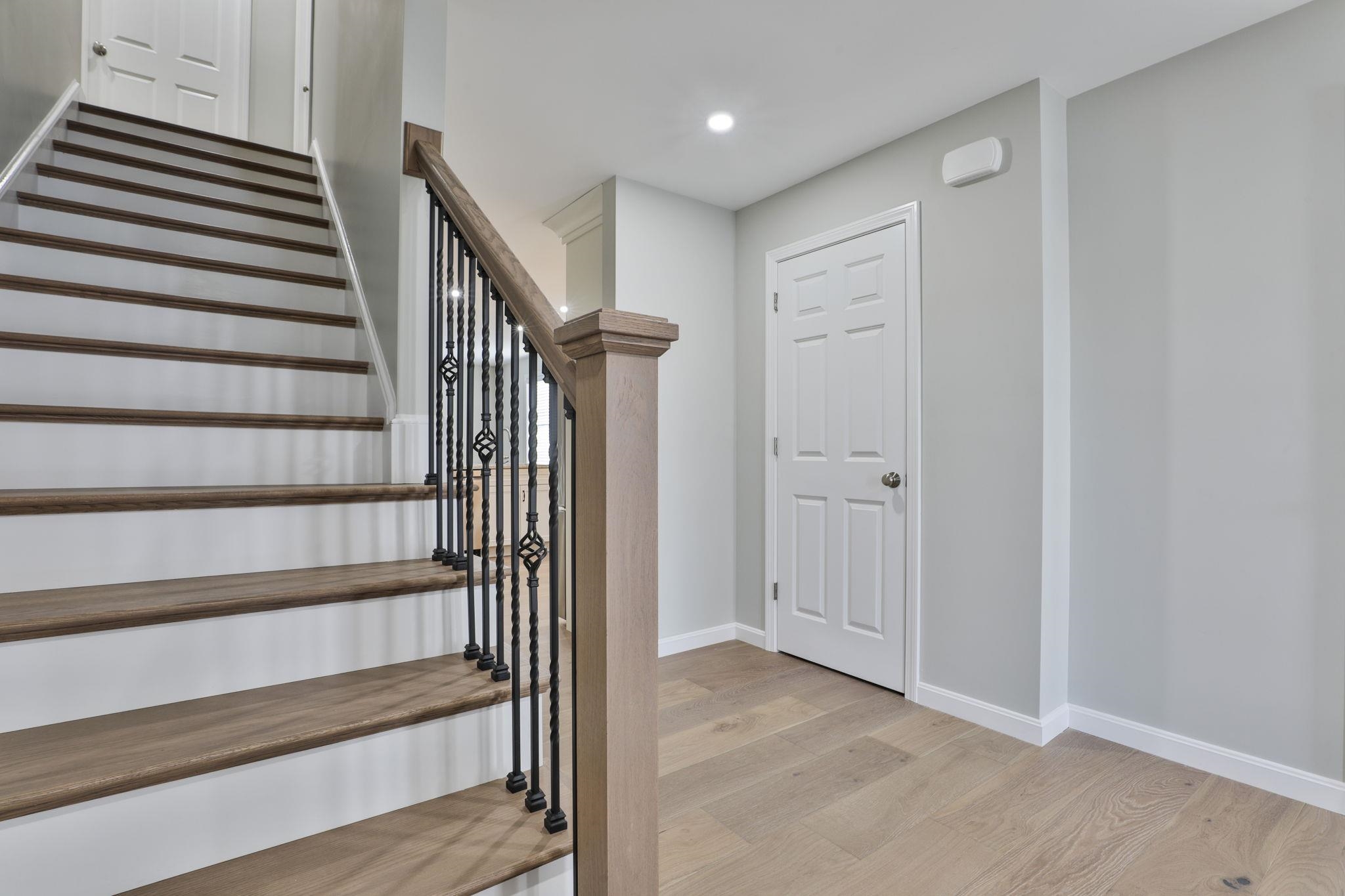 47 Centerwood Way Manchester, NH 03102 - Photo 14 of 45