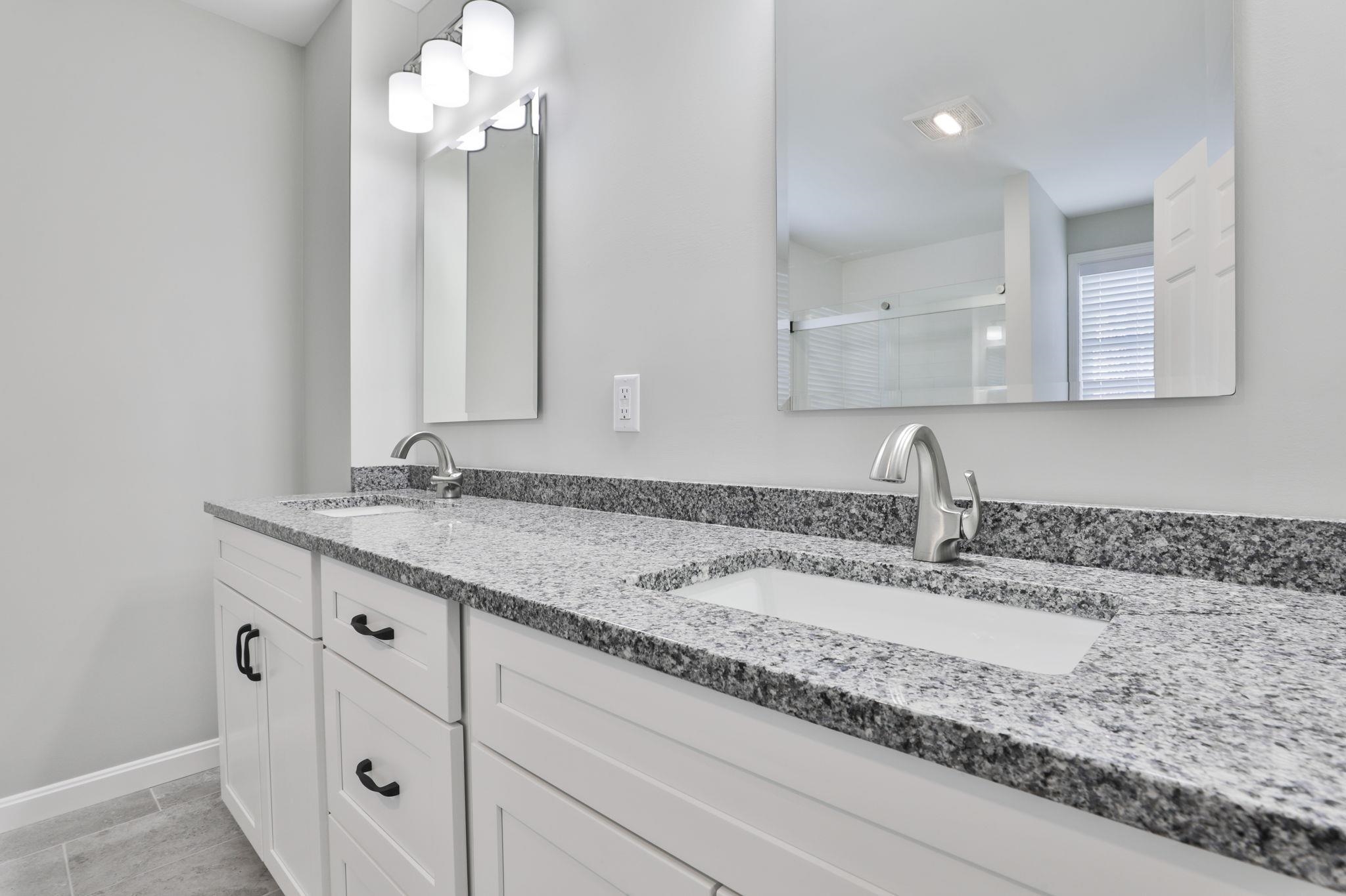 47 Centerwood Way Manchester, NH 03102 - Photo 17 of 45