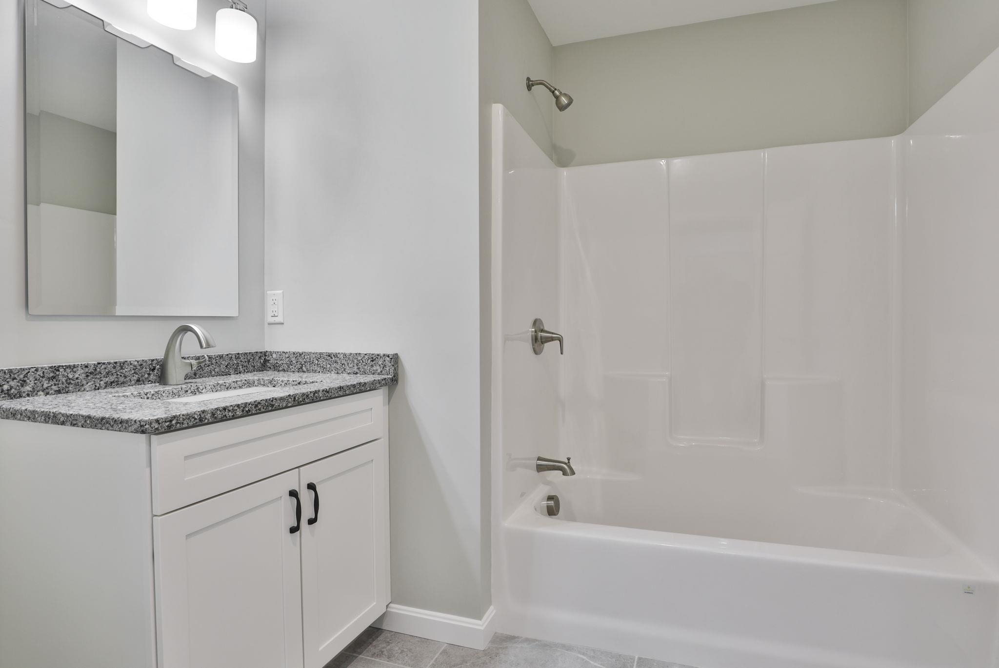 47 Centerwood Way Manchester, NH 03102 - Photo 20 of 45