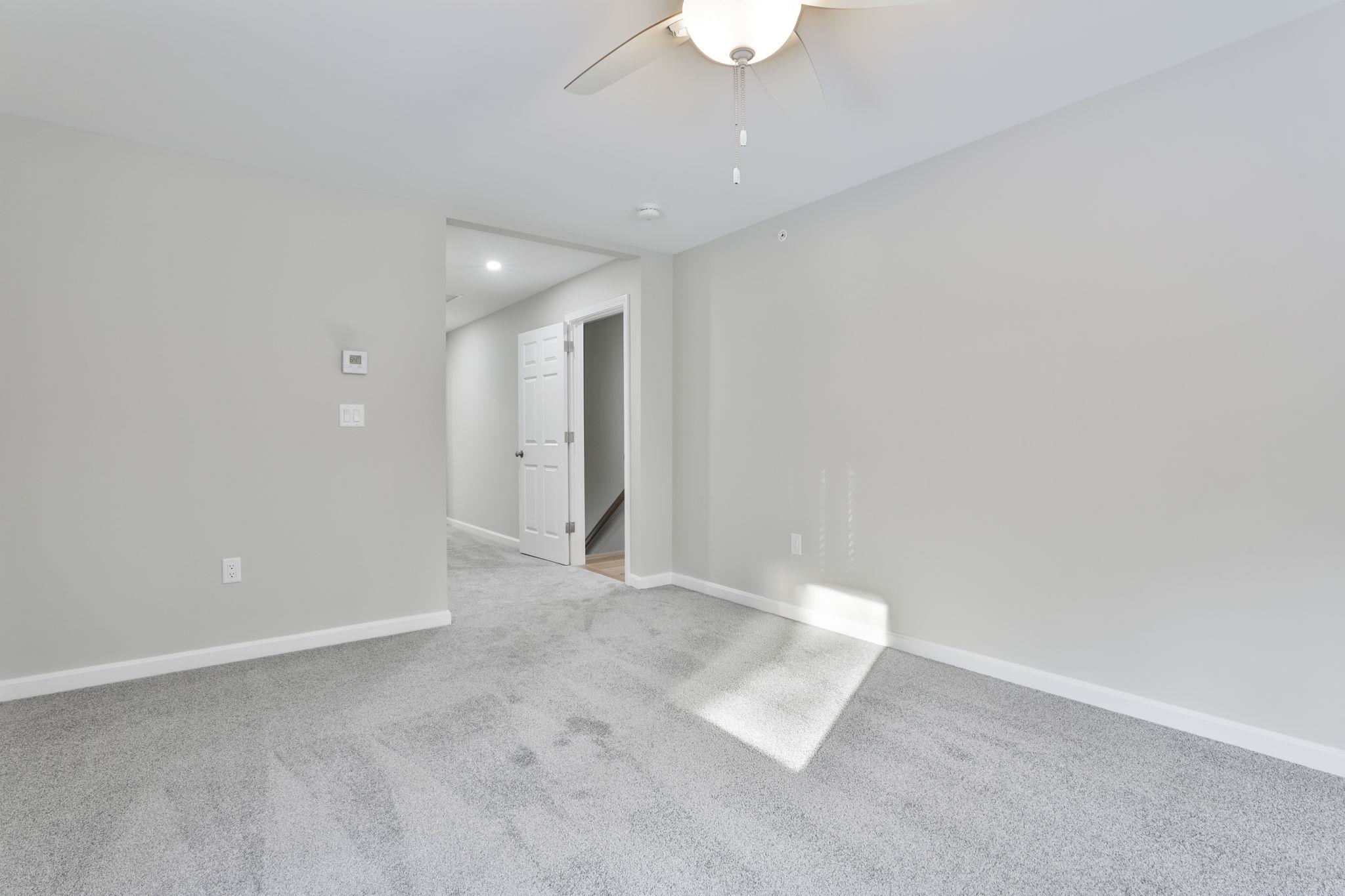 47 Centerwood Way Manchester, NH 03102 - Photo 27 of 45