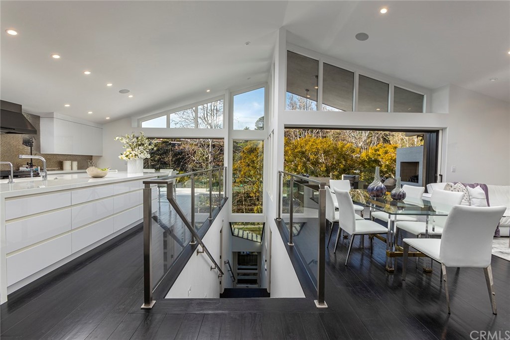 253 Emerald Bay Laguna Beach, CA 92651 - Photo 4 of 31