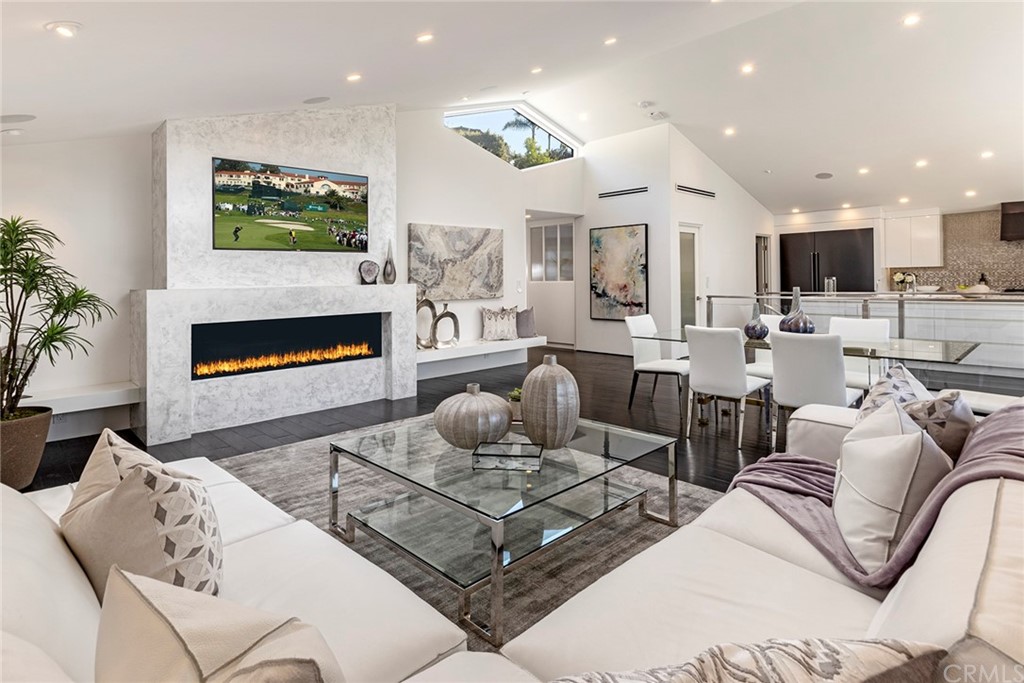 253 Emerald Bay Laguna Beach, CA 92651 - Photo 5 of 31