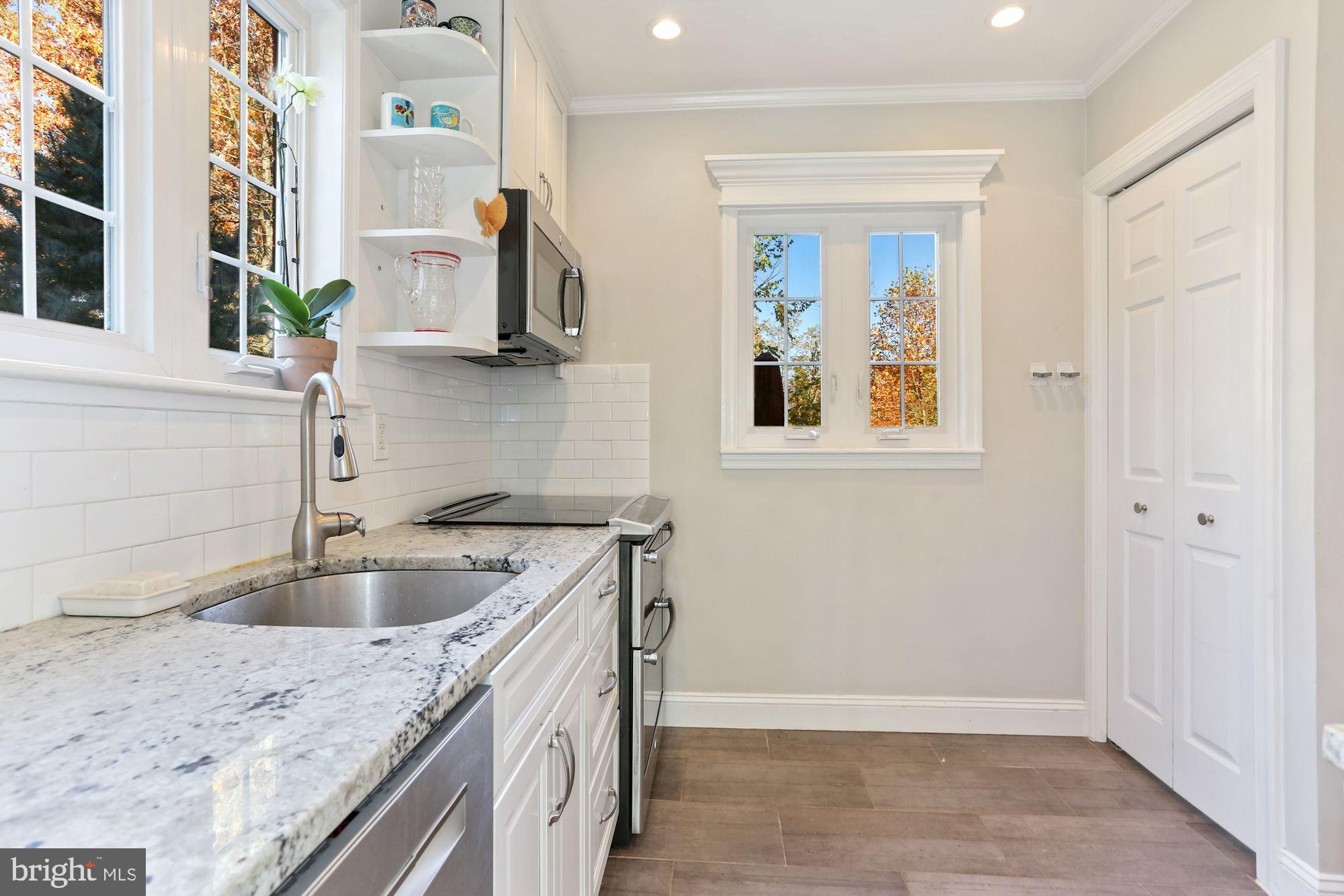 3307 Cameron Mills Road Alexandria, VA 22302 - Photo 11 of 42 Gallery Image 11