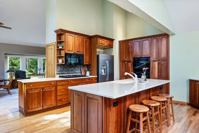 $960,000 | 39 Wiltshire Drive, Lincolnshire, IL 60069