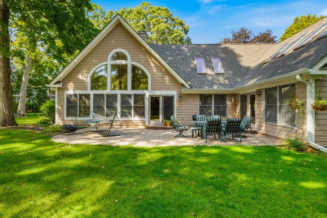 $960,000 | 39 Wiltshire Drive, Lincolnshire, IL 60069