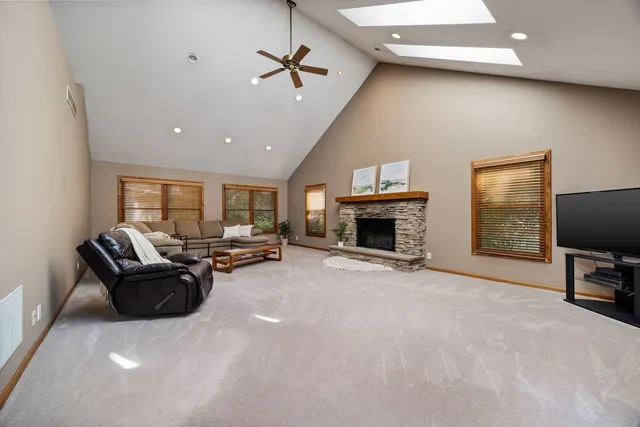 $960,000 | 39 Wiltshire Drive, Lincolnshire, IL 60069