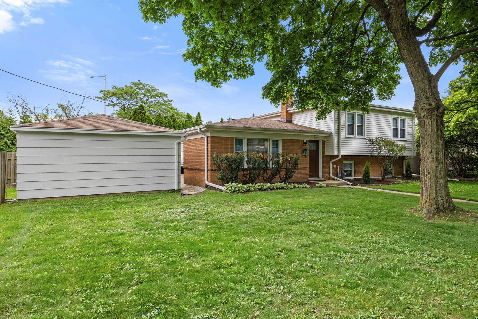 939 Long Road Glenview, IL 60025 - Photo 2 of 35