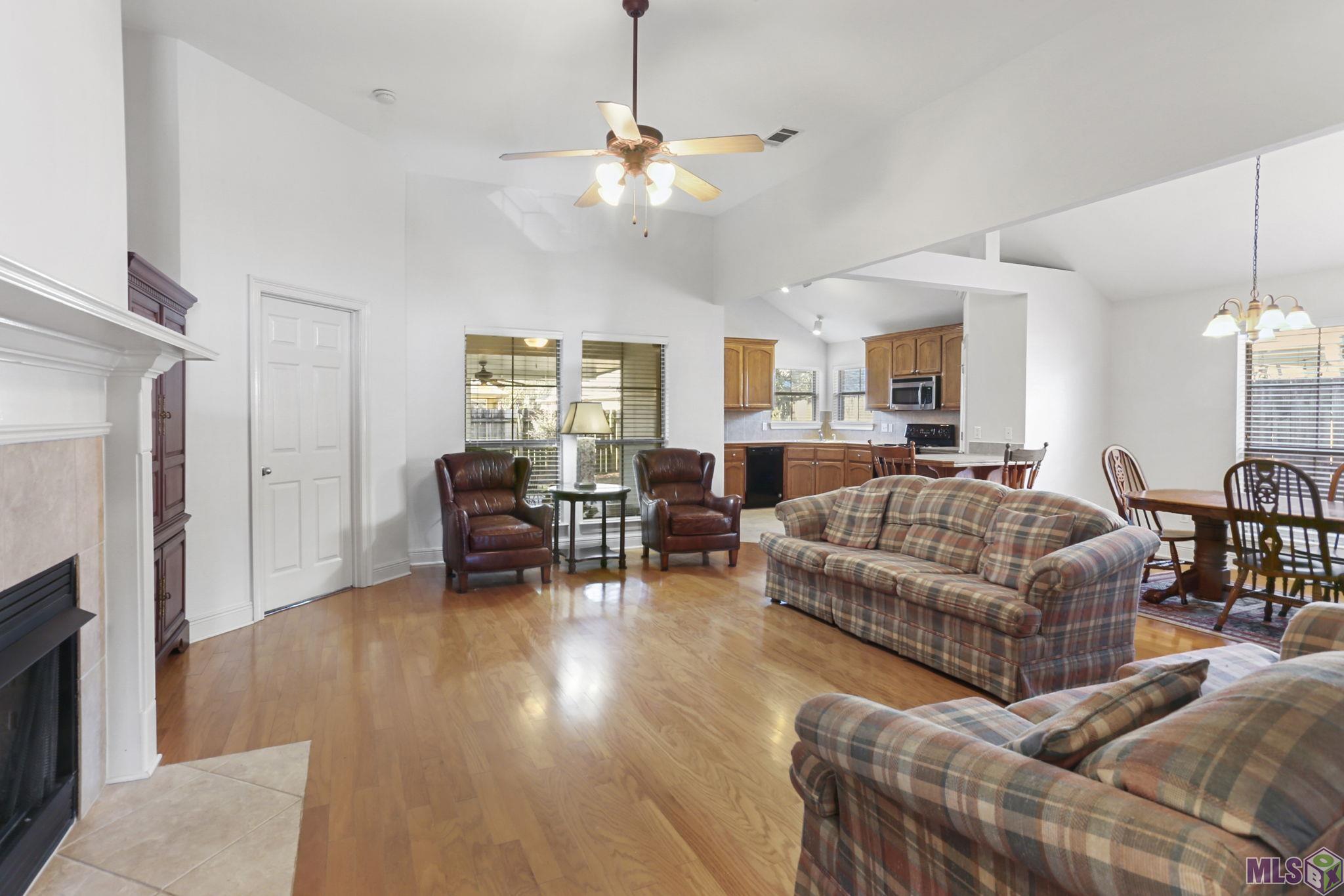 18420 Three Bars Drive Baton Rouge, LA 70817 - Photo 3 of 17 Gallery Image 3