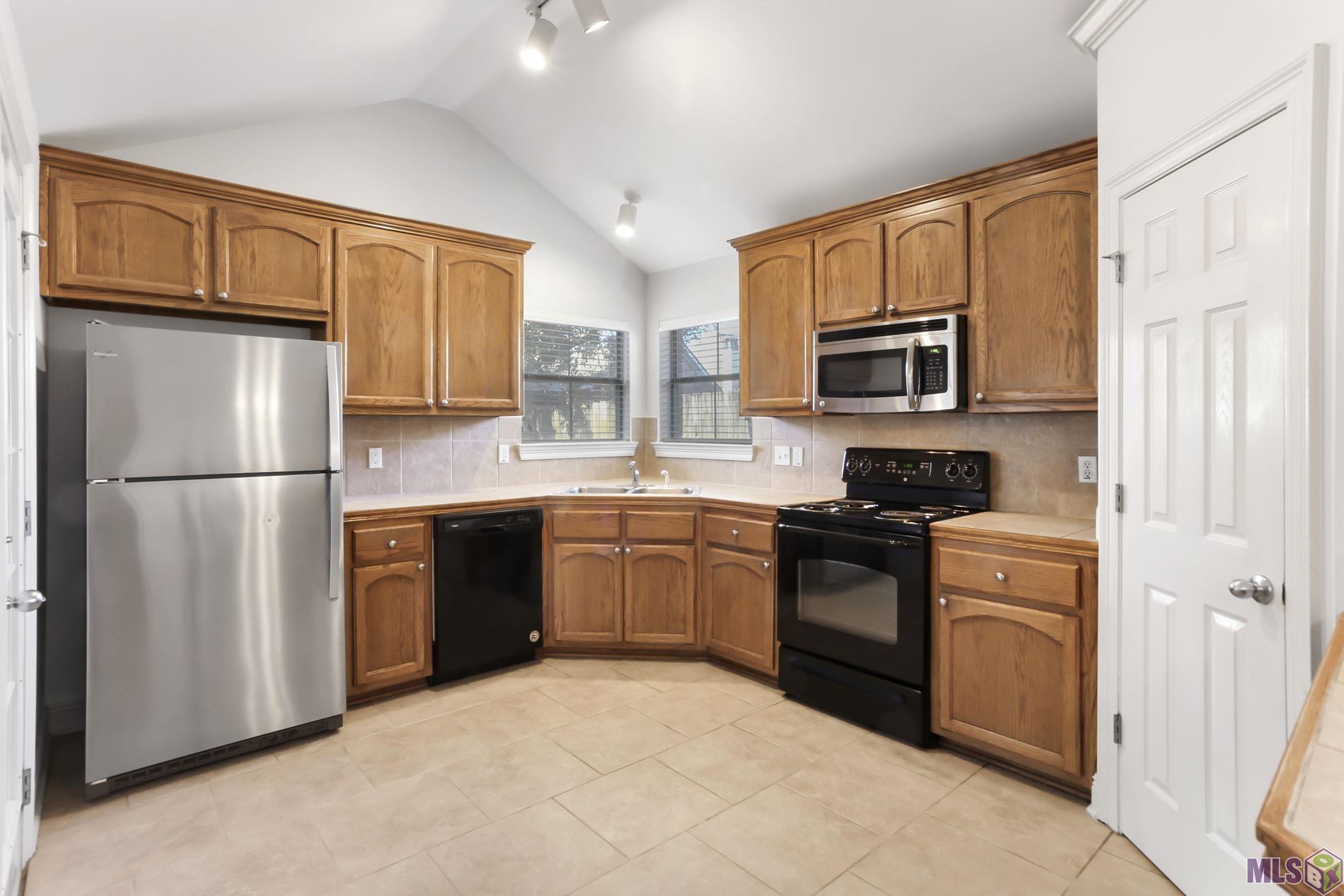18420 Three Bars Drive Baton Rouge, LA 70817 - Photo 7 of 17 Gallery Image 7
