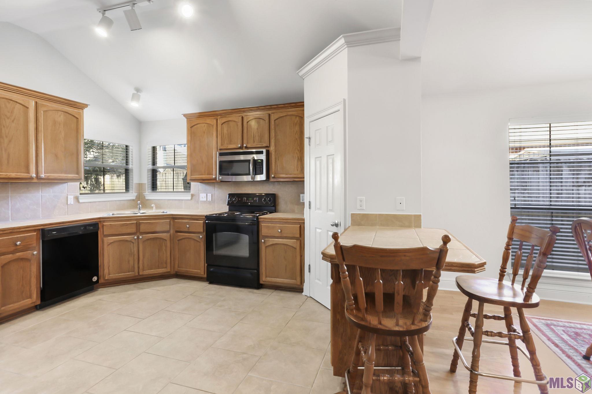 18420 Three Bars Drive Baton Rouge, LA 70817 - Photo 8 of 17 Gallery Image 8
