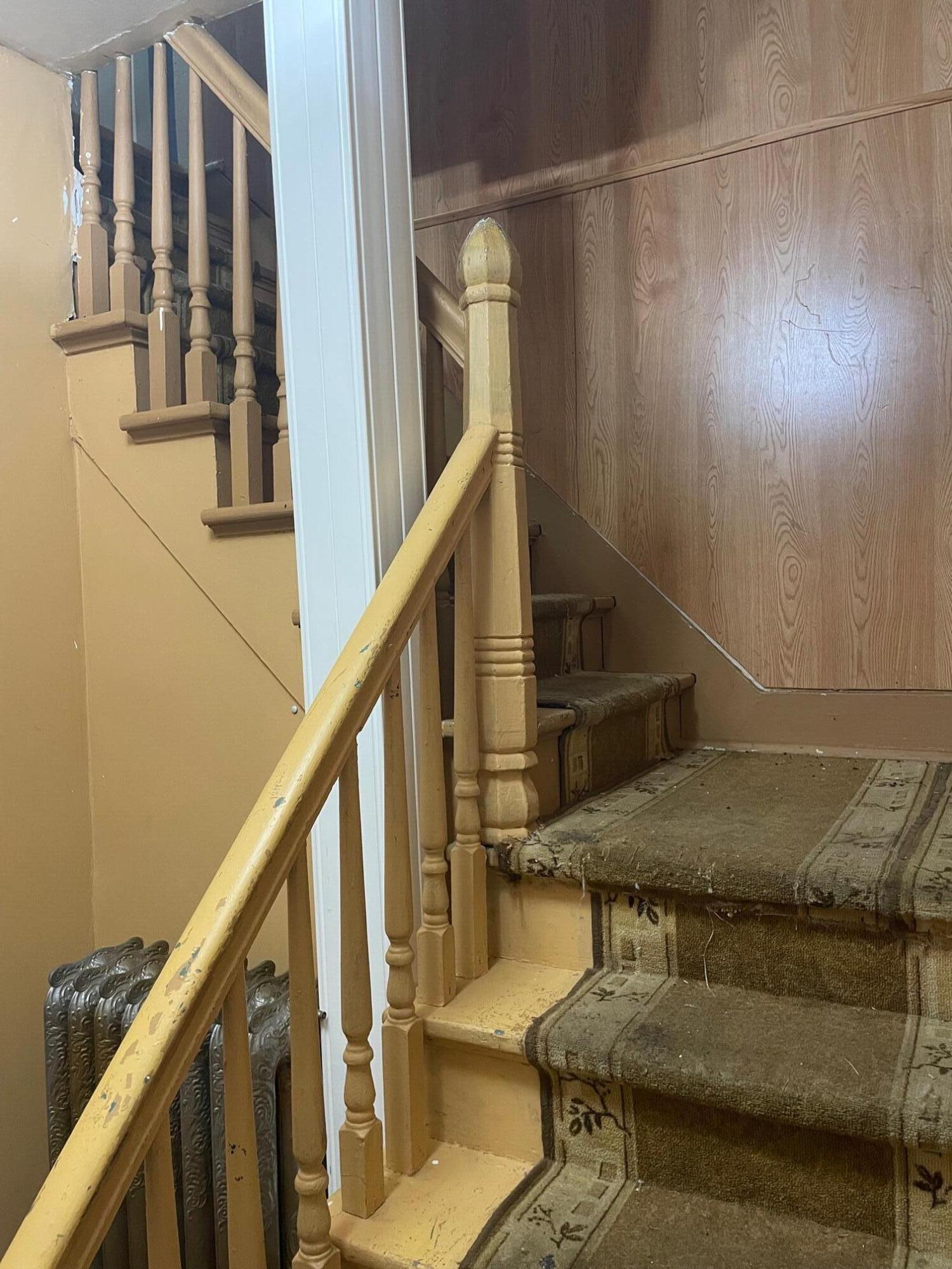 522 Walnut Street Three Rivers, MI 49093 - Photo 10 of 14 GRACIE PIC STAIRWAY