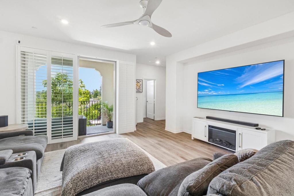 1533 Fig Tree Way Oceanside, CA 92056 - Photo 4 of 33