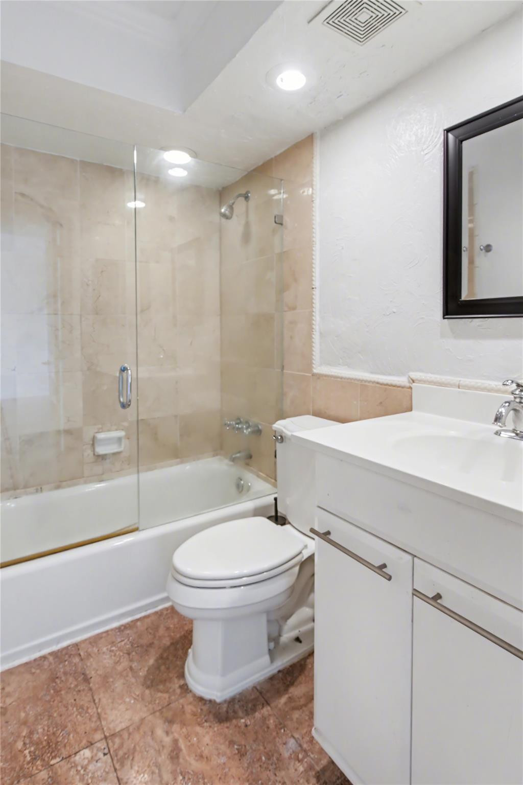 3000 Riomar Street, Unit 406 Fort Lauderdale, FL 33304 - Photo 11 of 27 Photo 11