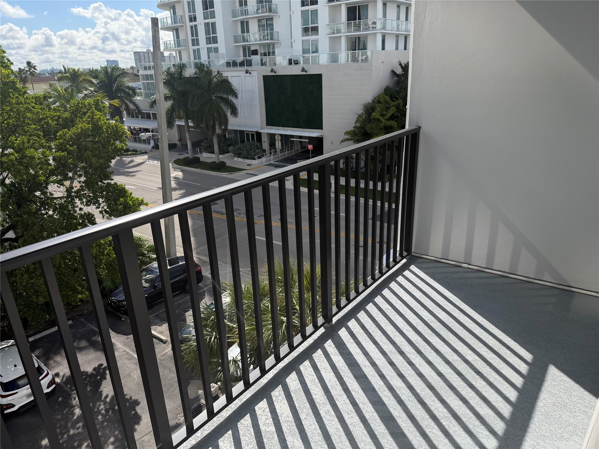 3000 Riomar Street, Unit 406 Fort Lauderdale, FL 33304 - Photo 14 of 27 Photo 14