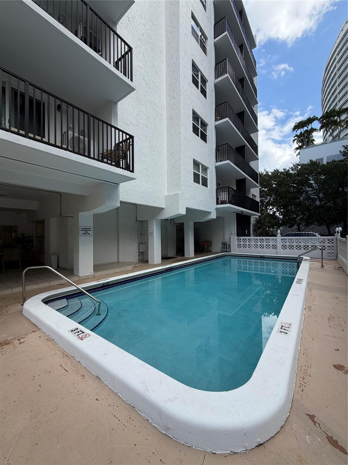 3000 Riomar Street, Unit 406 Fort Lauderdale, FL 33304 - Photo 19 of 27 Photo 19